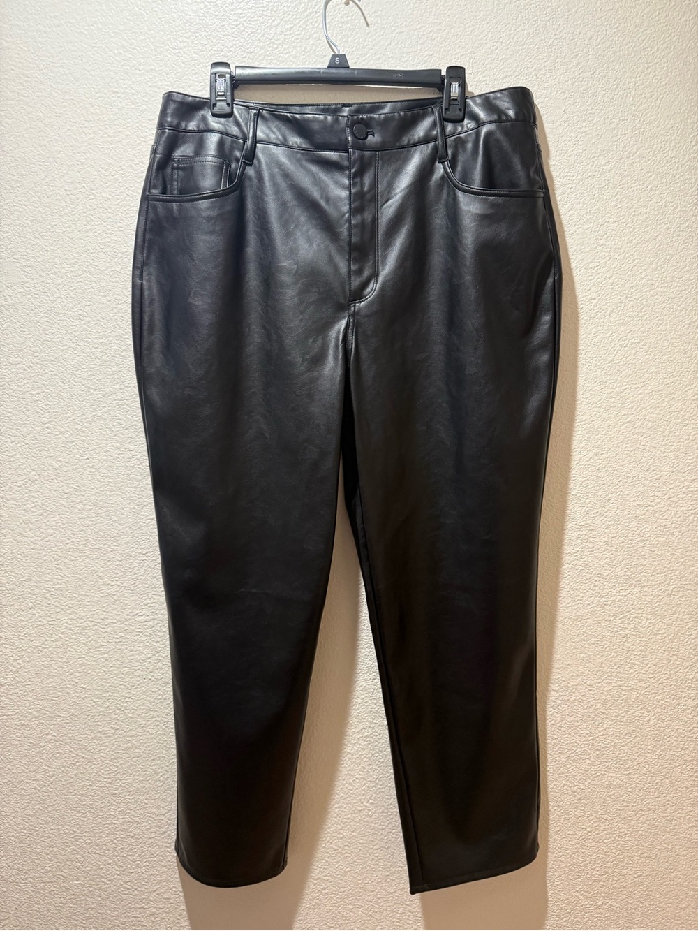 Nine West Black Faux Leather Cropped Pants Size 16